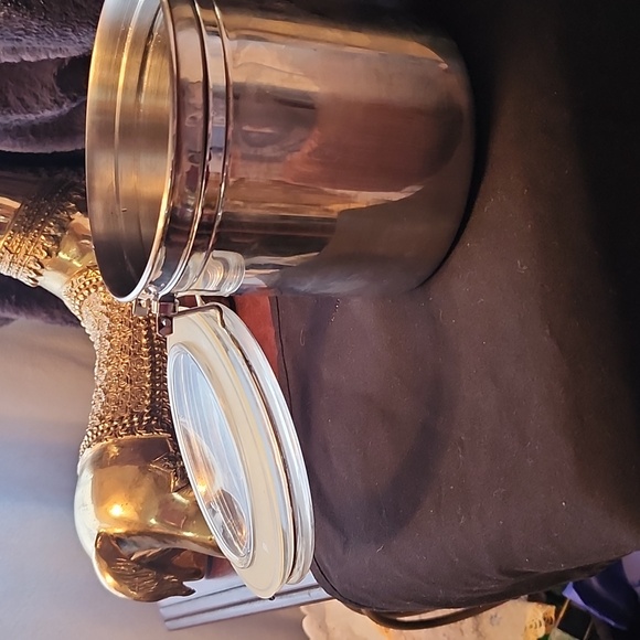 Airtight Metal Canister - Picture 6 of 8